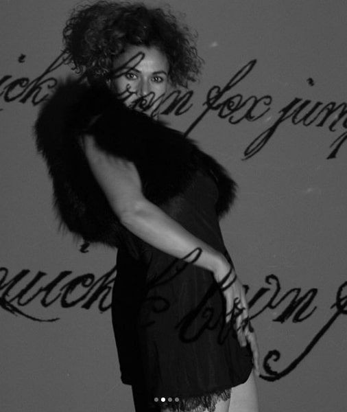 Zümrüdüanka dizisinin Ülfet'i Hatice Aslan'ın 'seksi' pozları ortalığı salladı - Resim: 3