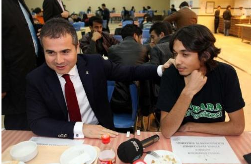 Bakan Kılıç öğrenci yurduna baskın yaptı - Resim: 3