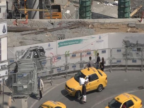 Taksim Meydanı'nda neler oluyor böyle? - Resim: 1