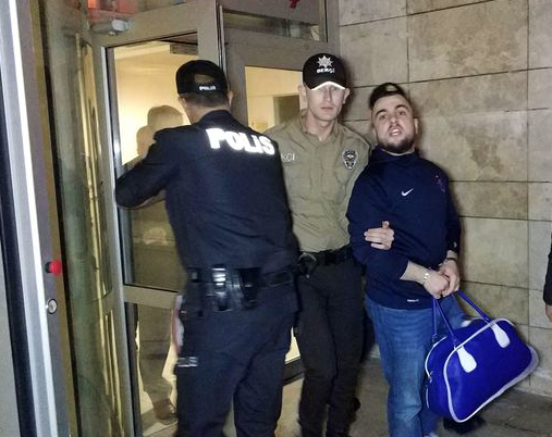 Kerimcan Durmaz'ı darp etmişti! O saldırgan teslim oldu - Resim: 1