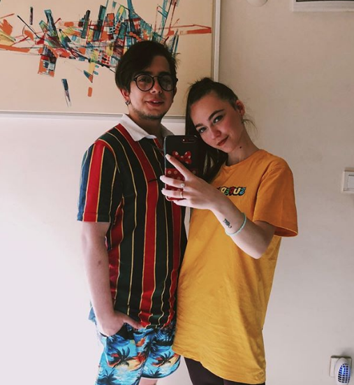 19 yaşındaki oyuncu Miray Akay'ın erken nişanlanması takipçilerinden tepki çekti - Resim: 3