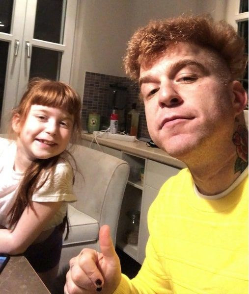 Athena grubunun solisti Gökhan Özoğuz kızıyla paylaştı bakın ne yazdı - Resim: 2