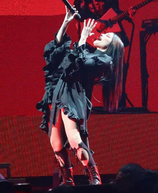 Halsey'in konserine sel engeli,  Hayranlarına "Güvende misiniz" dedi - Resim: 4