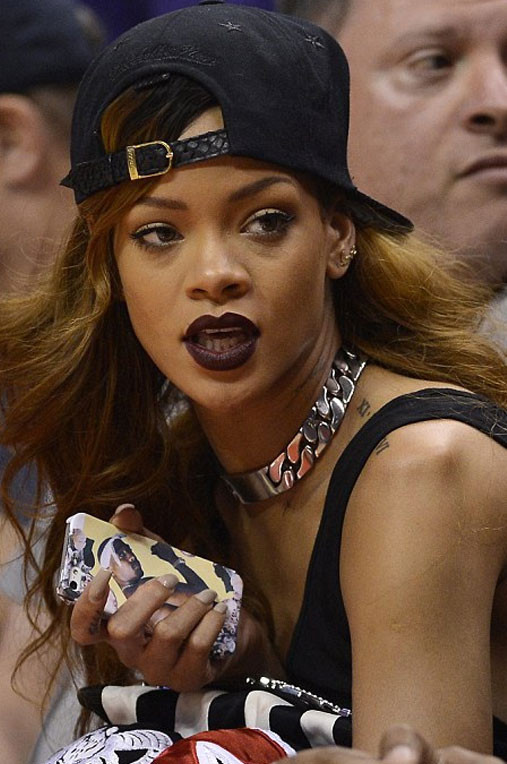Rihanna'dan sevgilisine kel nispet - Resim: 4