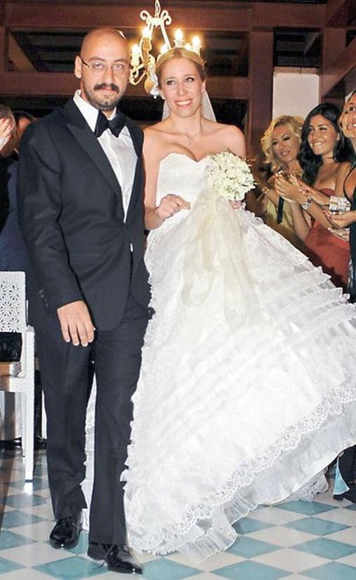 Tarık Ünlüoğlu'nun kızı Zeynep kiminle evli Oya Başar'ın dünürü - Resim: 4