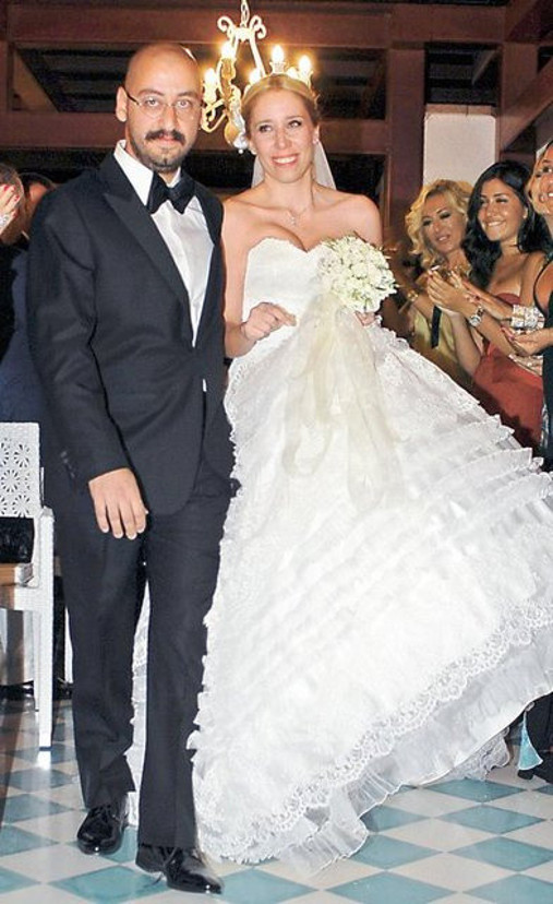 Tarık Ünlüoğlu eşleri bilinmeyen ilk eşi kimdir kızı Zeynep'in annesi - Resim: 4