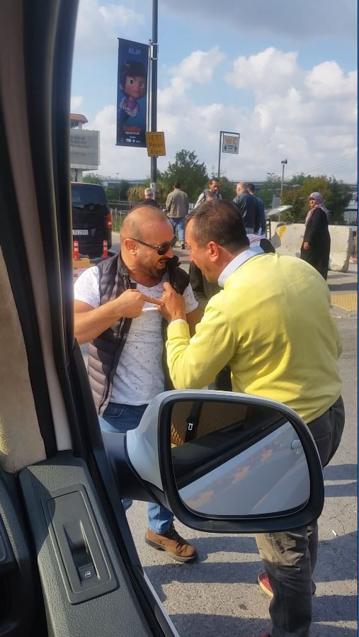 Turiste sahte dolar veren taksici ile Uberci yumruk yumruğa kavga etti! - Resim: 4