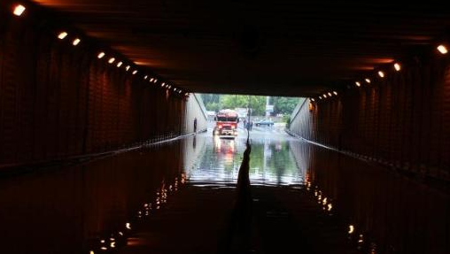 İstanbul 42 yıldır böyle yağmur görmedi - Resim: 4