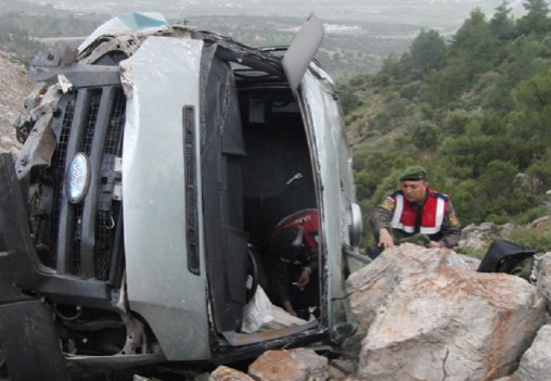 Kazada yaralandı paraları bırakmadı - Resim: 1