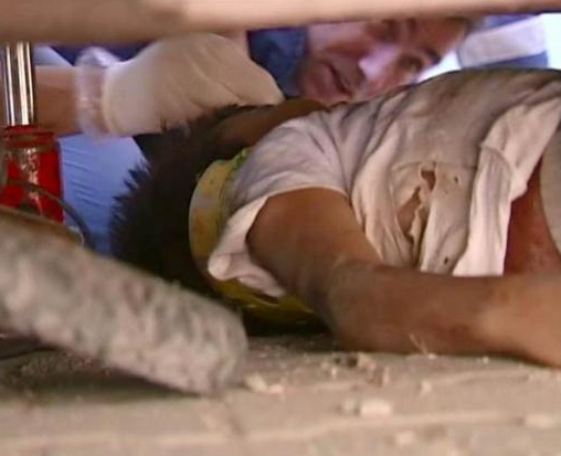 Bisikletiyle otomobilin altında kaldı - Resim: 2