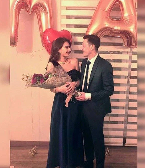 18 çocuğa Ramazan müjdesi! Mesut Özil ile eşi Amine Gülşe gönülleri fethetti: 12 yıl boyunca... - Resim: 4