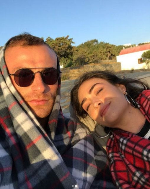 Gökhan Töre'den eşi Esra Bilgiç'e 1 milyoncuk hediye! - Resim: 1