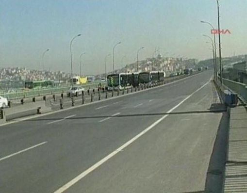 Haliç Köprüsü'nde büyük tehlike! - Resim: 1