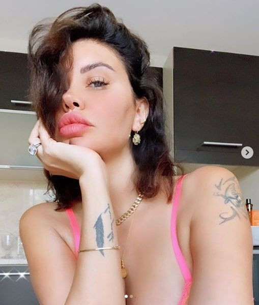 Jinekoloğa giden Ebru Polat yaşadıklarını bir bir anlattı isyanı bastı - Resim: 2