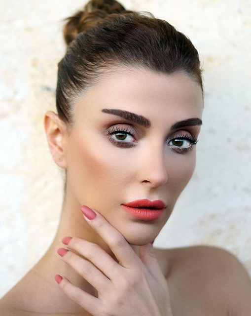 Özge Ulusoy'un başı fena halde dertte iş tehdide vardı! - Resim: 1