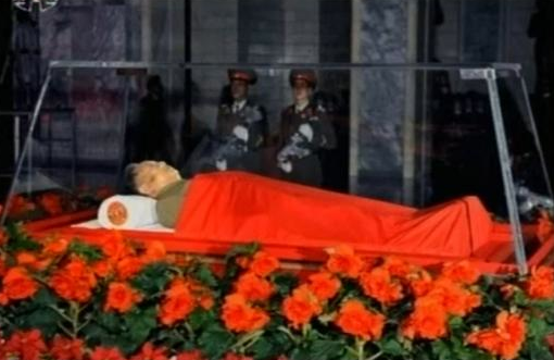 Kim Jong Il'in naaşı böyle görüntülendi - Resim: 1