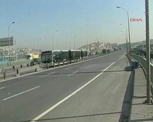 Haliç Köprüsü'nde büyük tehlike! - Resim: 2