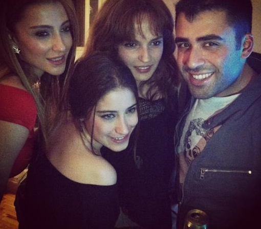 Yeni yaşını sevdikleriyle kutladı - Resim: 1