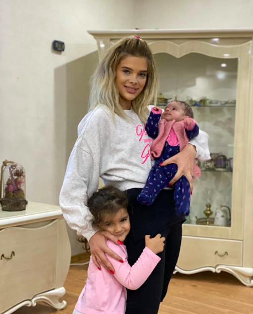 Damla Erşubaşı kaç yaşında eşi Mustafa Can Keser kimdir? - Resim: 0