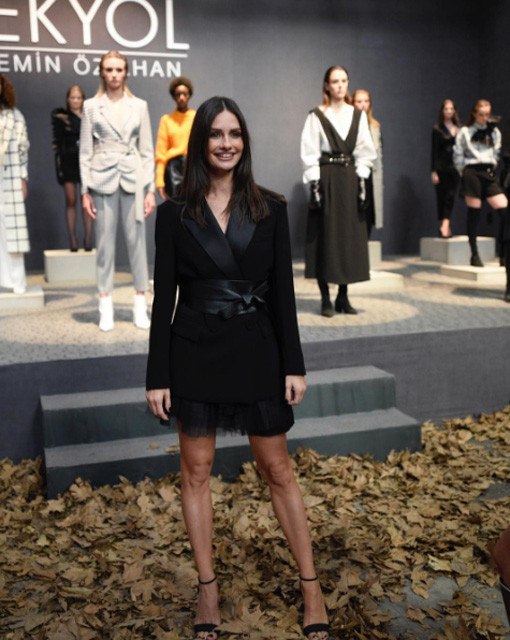 Yasemin Özilhan'ın tasarımı olay oldu "Çekilmiş kıyma gibi..." - Resim: 1