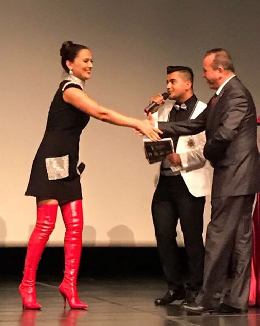 Demet Akalın Demet Şener gerginliği sürüyor töreni terk etti! - Resim: 3