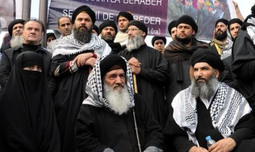 Aczmendiler adliyeyi bastı! - Resim: 3