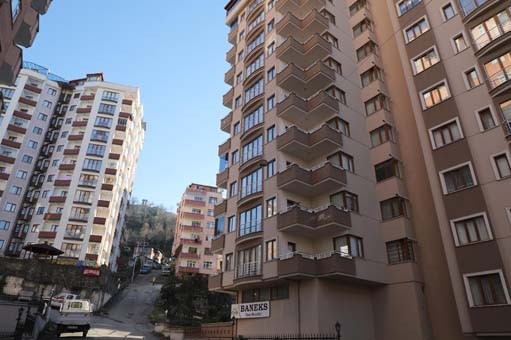 RİZE'de markete gitmeye üşenen adam balkonuna 200 metrelik "teleferik" kurdu - Resim: 2