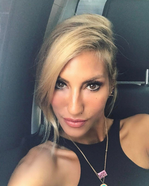 Çağla Şıkel'e büyük şok tam 1 milyon lira... - Resim: 1