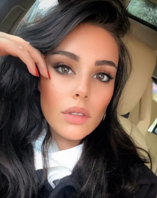 Her şey sabah ezanında başladı Tuğçe Tayfur tesettüre girdi desteklediği partiyi de açıkladı - Resim: 2