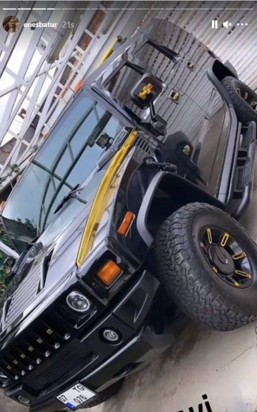 Enes Batur'un lüks aracı olay! Son arabasını görenlerin ağzı açık kaldı - Resim: 4