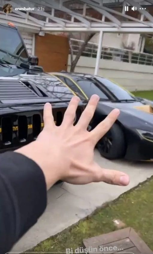 Enes Batur'un lüks aracı olay! Son arabasını görenlerin ağzı açık kaldı - Resim: 3