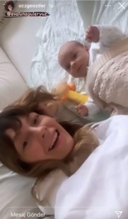 Sadakatsiz'in Derya'sı taze anne Özge Özder emzirme konusundaki eleştirilere isyan etti - Resim: 2