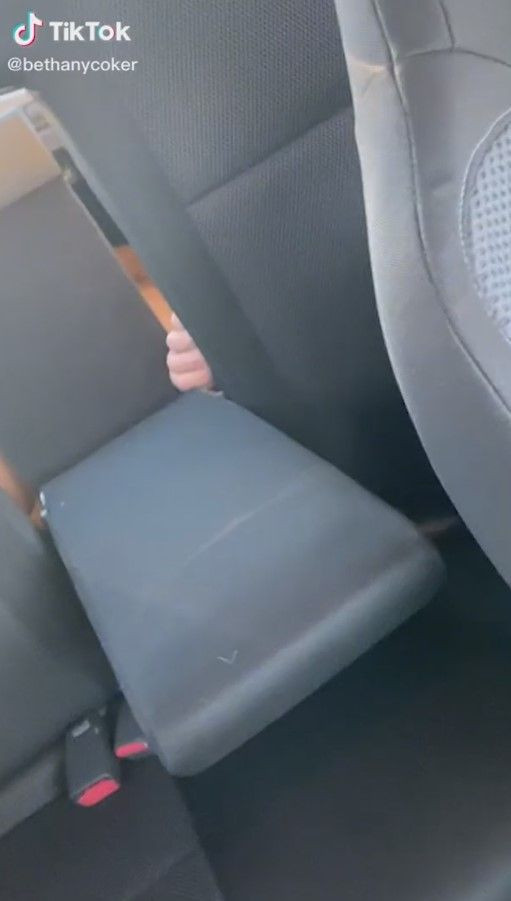 Aracın bagajını gören kadın hayatının şokunu yaşadı! Böylesini polis bile görmedi: Tamamen çıplak halde... - Resim: 3