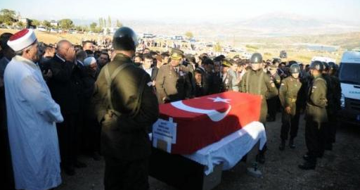 Şehit oğluna böyle seslendi! - Resim: 4