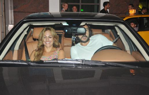 Sultan sevgilisiyle el ele - Resim: 4