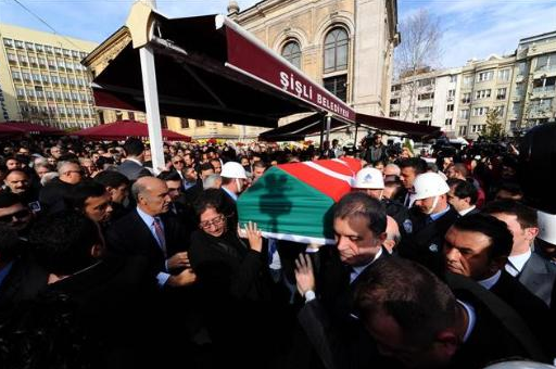 Nejat Uygur'un cenazesinde izdiham - Resim: 3