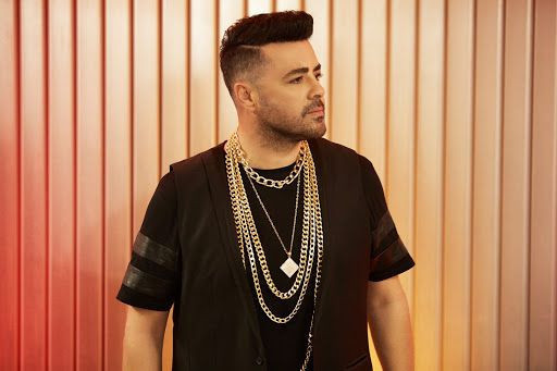 Burak Kut 'tabut gibi taşıdım' deyip itiraf etti: Duştan bornozla çıkınca anne ve kız eve girip... - Resim: 1