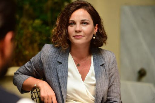 TV8 Kırmızı Oda dizisinin Tülin Özen'i Bir Başkadır'daki yarı çıplak yatak sahnesiyle olay! - Resim: 1