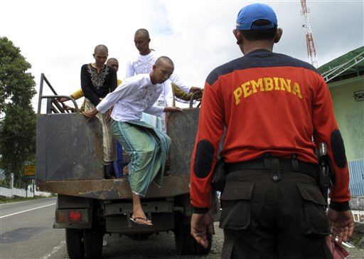Punk'çılar namaza başladı - Resim: 1