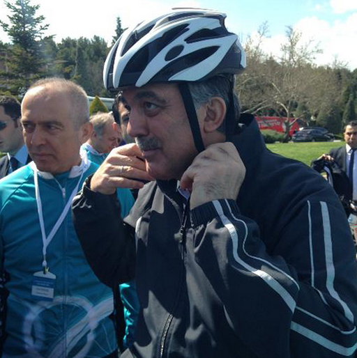 Cumhurbaşkanı Gül'ün Köşk'te bisiklet keyfi - Resim: 4