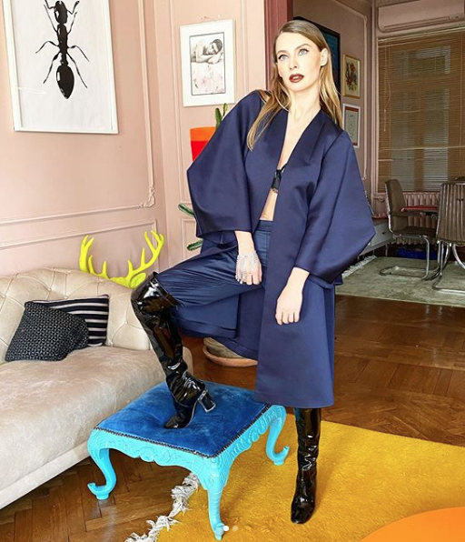 Yarı çıplak poz veren Tuba Ünsal 14 Şubat'ı işte böyle kutladı olay oldu - Resim: 1