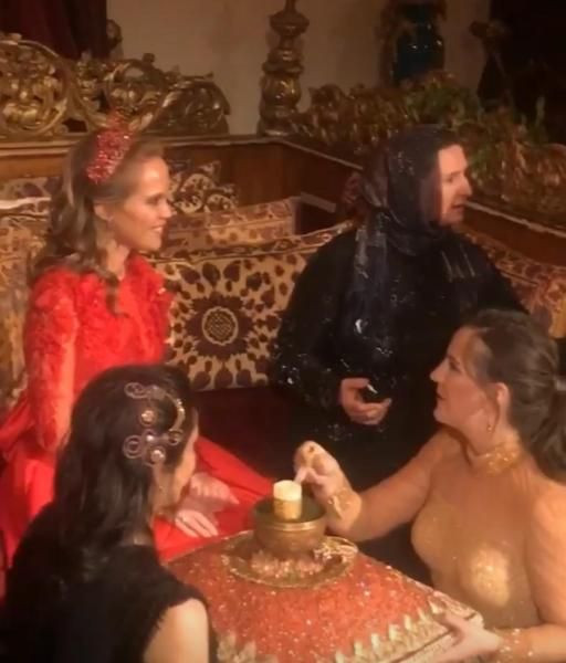 Yıldırım Demirören'in kızı Yelda Demirören'in kına gecesine ünlü akını! - Resim: 4