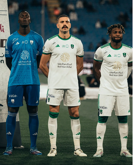 Bıyık bırakan Merih Demiral, sosyal medyada en çok konuşulanlar arasına girdi - Resim: 0