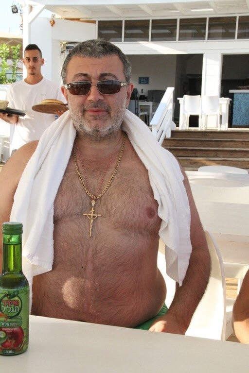 Üç kız kardeş 'bize tecavüz etti' diye babalarını öldürdü - Resim: 2