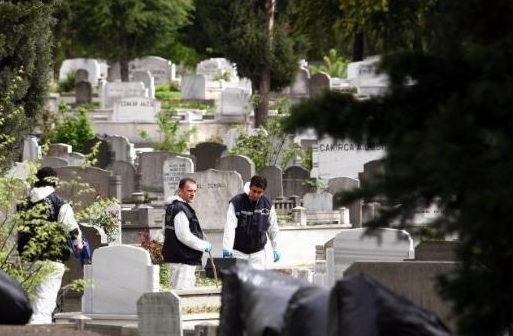Kozlu Mezarlığı'nda bomba araması - Resim: 1