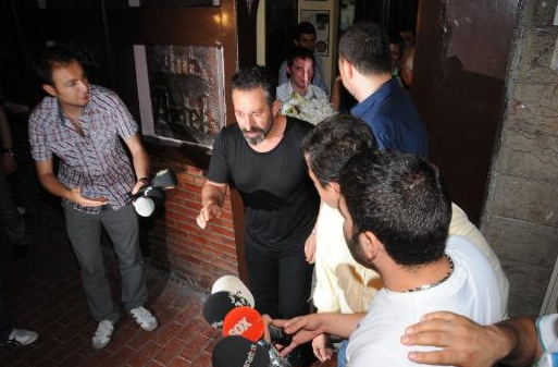 Eşi için mekan kapattı - Resim: 2