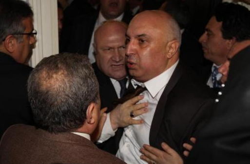 Meclis'te kızılca kıyamet koptu - Resim: 1