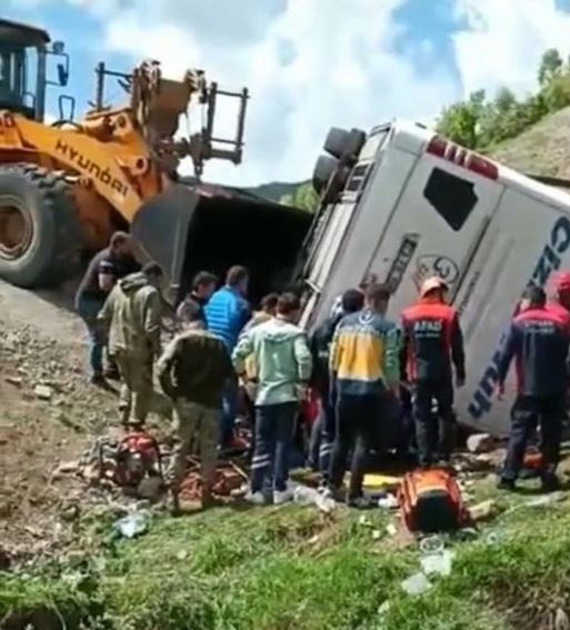 Kahreden haber şehitler var! Şırnak'ta askeri personel taşıyan otobüs devrildi - Resim: 0
