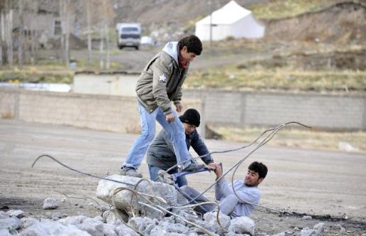Vanlı çocukların elleri yürek dağladı - Resim: 4