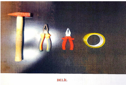 Vücutlarına sıcak naylon damlattılar, kerpetenle dillerini çektiler! Cep telefonundan çıkan işkence görüntüleri kan dondurdu - Resim: 1